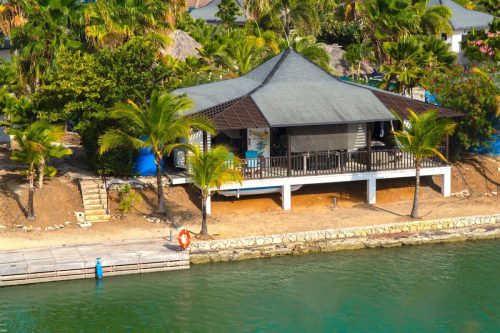 Villa de Agua 7 on the water of the Laguna Marina