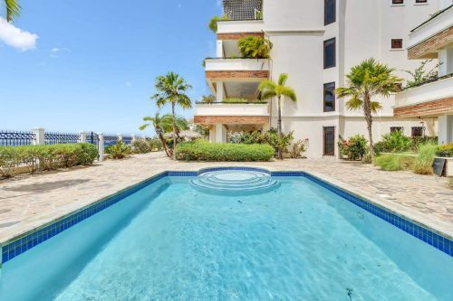 Playa Lechi Penthouse right by the Caribbean Sea and boulevard
