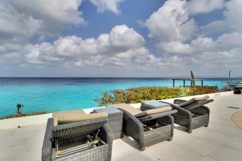 Belmar Oceanfront Apartment 8 directly on the ocean with diving facilities and beautiful sunsets