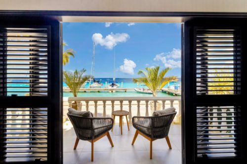Epic Oceanfront with beautiful sea views and a central location by the boulevard and sunsets