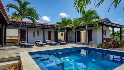 Villa Wayaka with private pool in Punt Vierkant