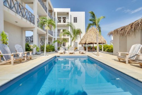 Belnem Breeze Sunset Penthouse with refreshing shared pool and spectacular ocean views