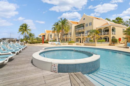 Port Bonaire BonMar A201 with a central location directly by the sea and beautiful sunsets